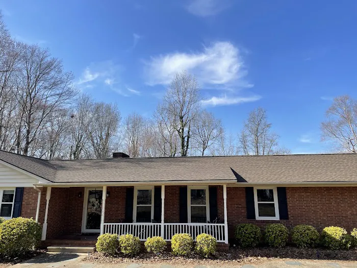 Strong Roofing, LLC Picture 1