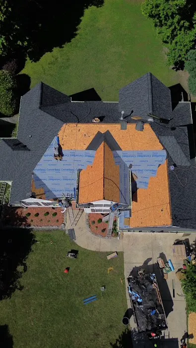 Peak Roofing & Restoration Picture 4