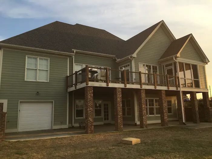 Huff's Roofing Co Inc Picture 10