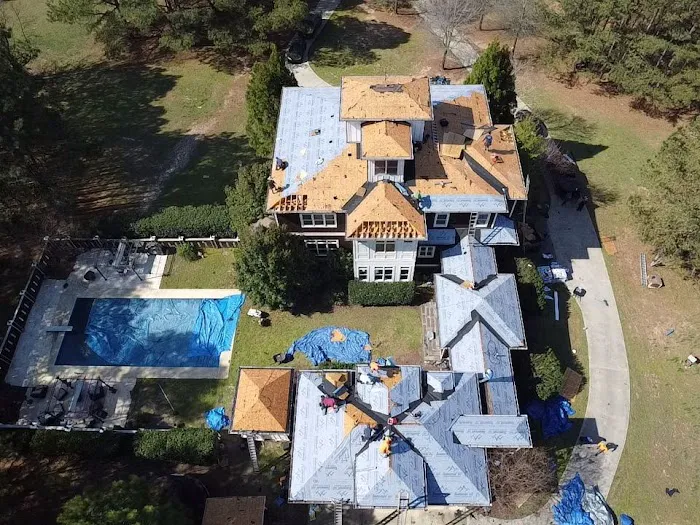 AV PREMIUM ROOFING Picture 3