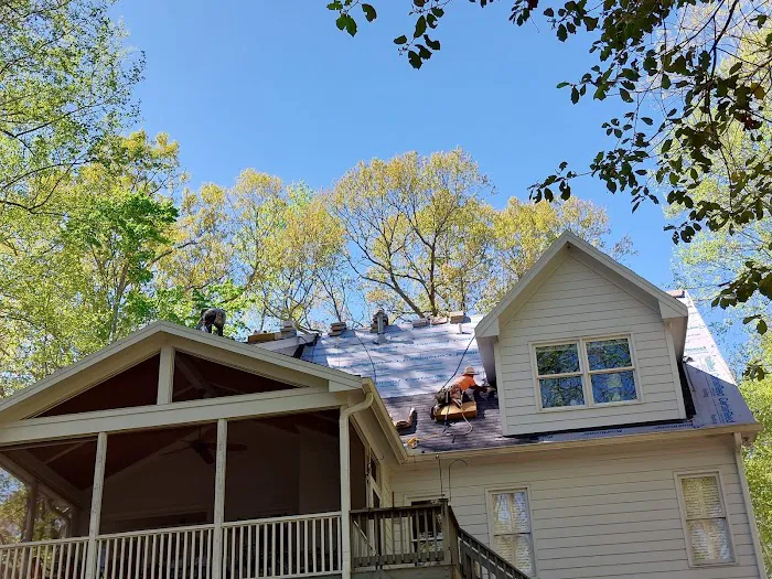 Arias Reconstruction LLC. (Roofing) Picture 4