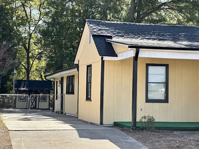 K & R Roofing & Gutters Picture 2