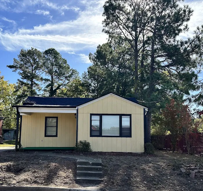 K & R Roofing & Gutters Picture 3