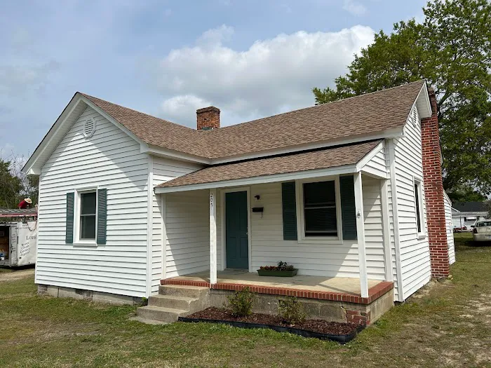 Home Town Exteriors LLC Picture 1