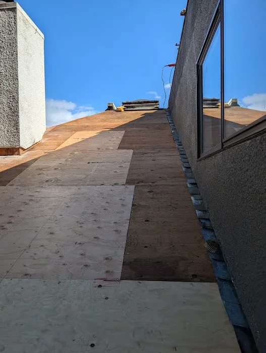 Leon Brothers Roofing Company Picture 1