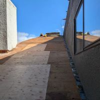 Leon Brothers Roofing Company ico