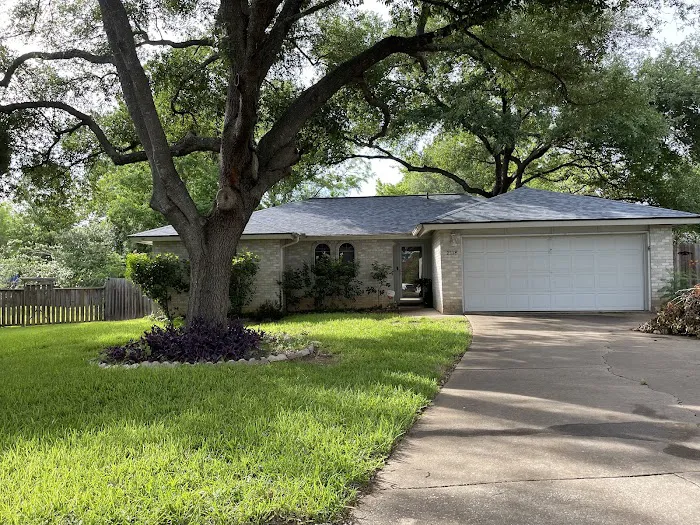 Lions Crown Roofing Picture 4