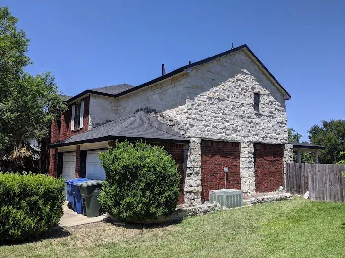 JB Poninas Roofing Picture 1