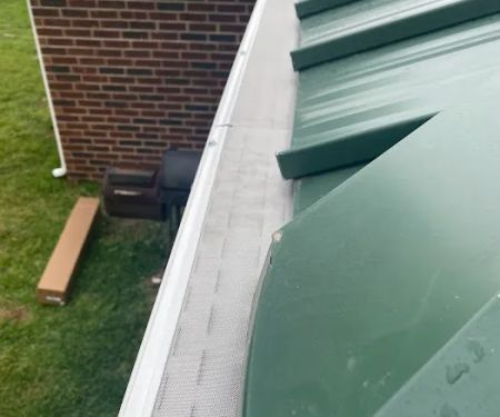 Mr. ROOFing & Gutters