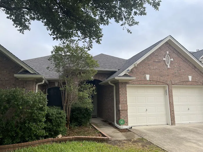 Pinnacle Roofing Partners Picture 1