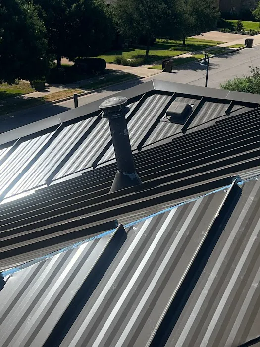 Rey's Roofing Picture 2