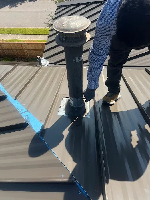 Rey's Roofing Picture 3