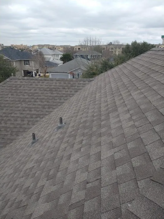 Rey's Roofing Picture 6