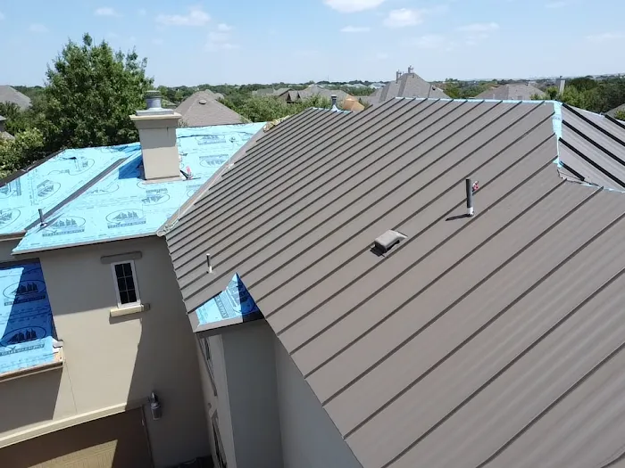 Rey's Roofing Picture 10