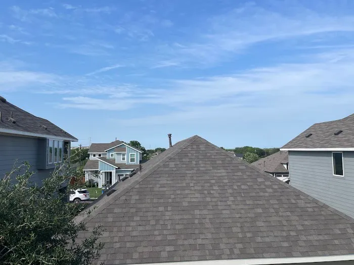 Salvador Roofing Services LLC Picture 3