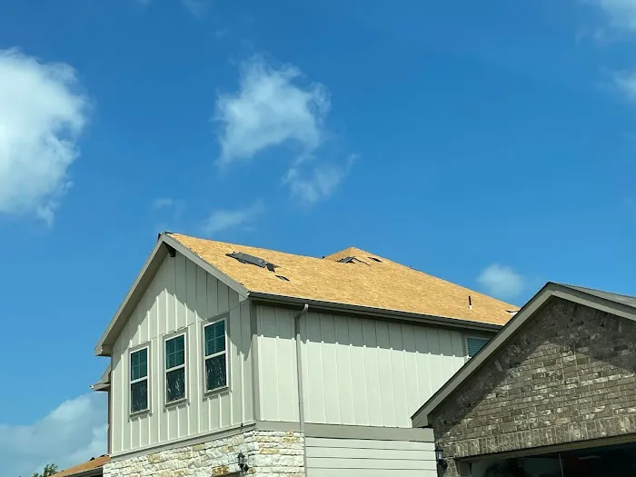 Salvador Roofing Services LLC Picture 2