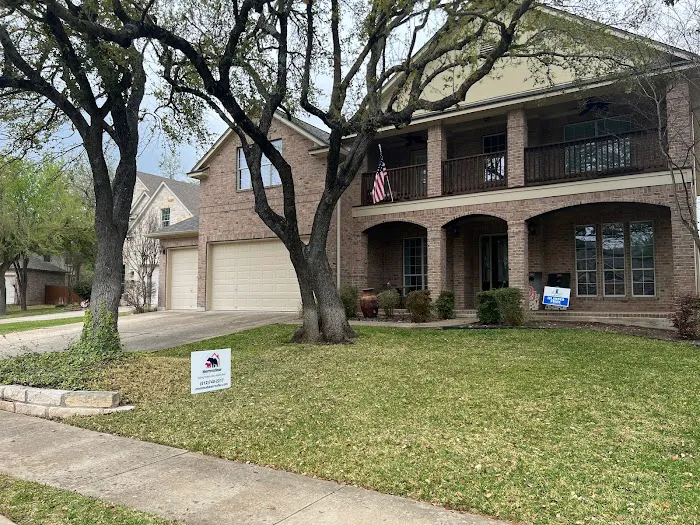 Momma Bear Roofer LLC Picture 7