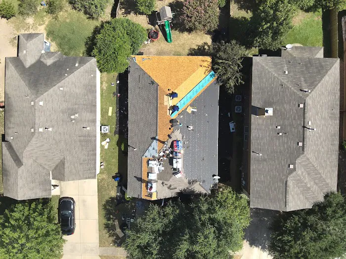 M&M Roofing, Siding & Windows - Austin Picture 2