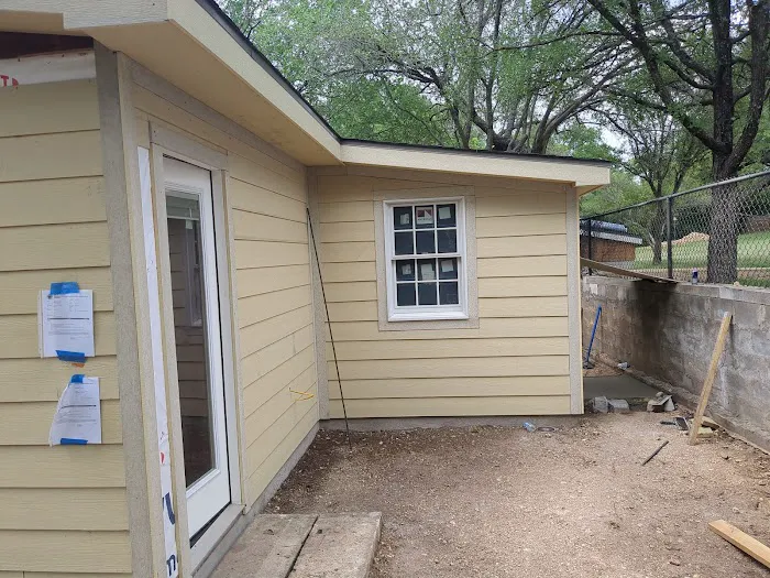 Abraham's Roofing and Tree Trimming Picture 4