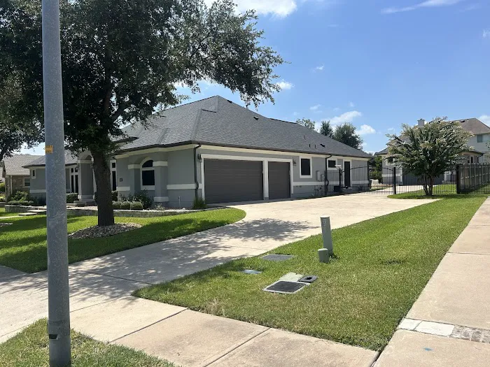 Lone Star Roofing & Gutters Picture 6