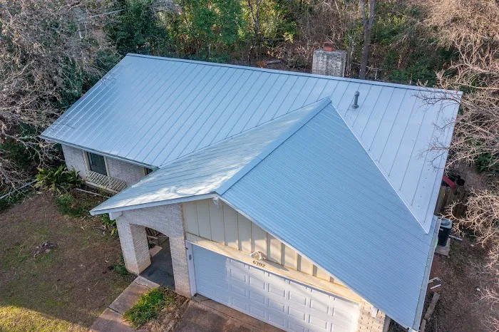 Fall In Line Construction Picture 7