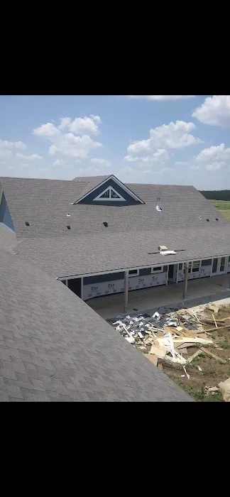 Roberto cedillo roofing contractor Picture 3