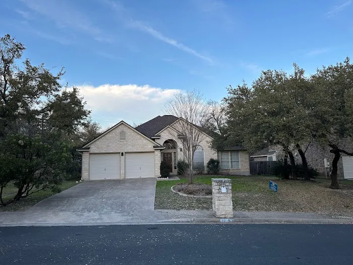 Roof Royale Picture 7