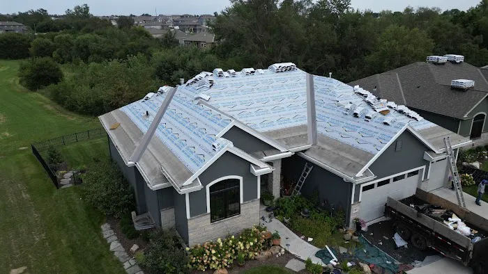 Lightning Exteriors Picture 3