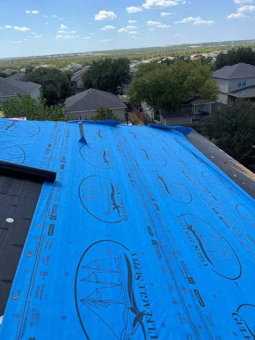 Lira's Roofing Picture 10