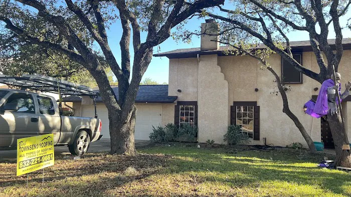 ROBERT TOWNSEND ROOFING Picture 2