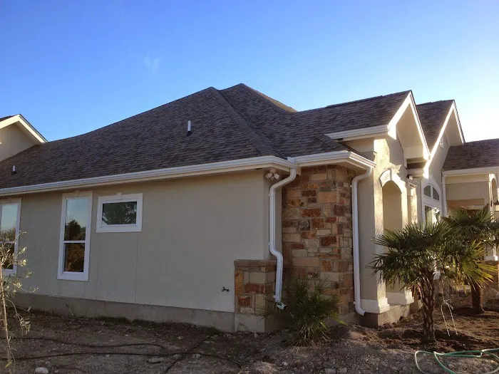 Vega Seamless Gutters Picture 2