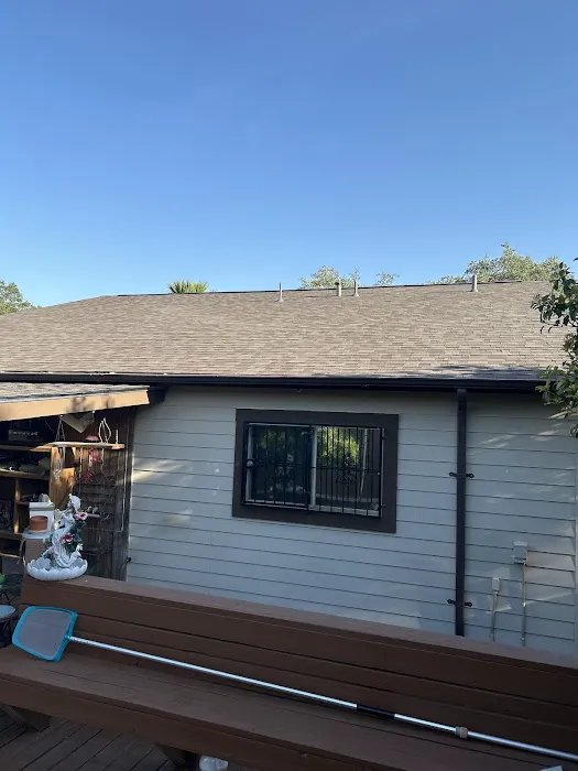 J R Guerrero Roofing Picture 4