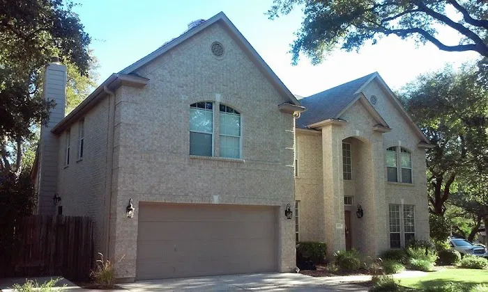 M H Hernandez Roofing Picture 3