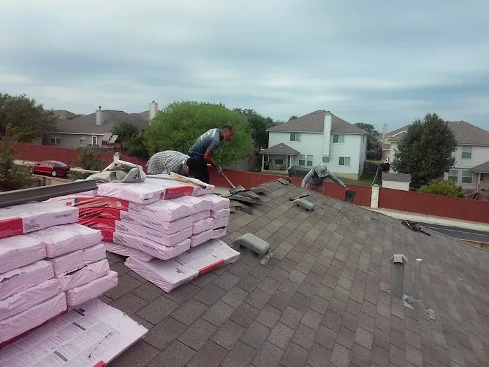 M H Hernandez Roofing Picture 1