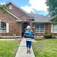 Hometown Roofing & Restoration ico