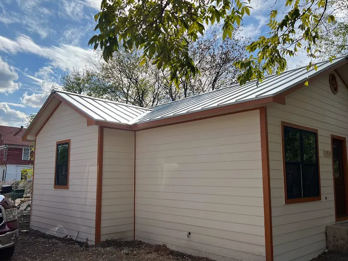 1'ST CLASS ROOFING Picture 2