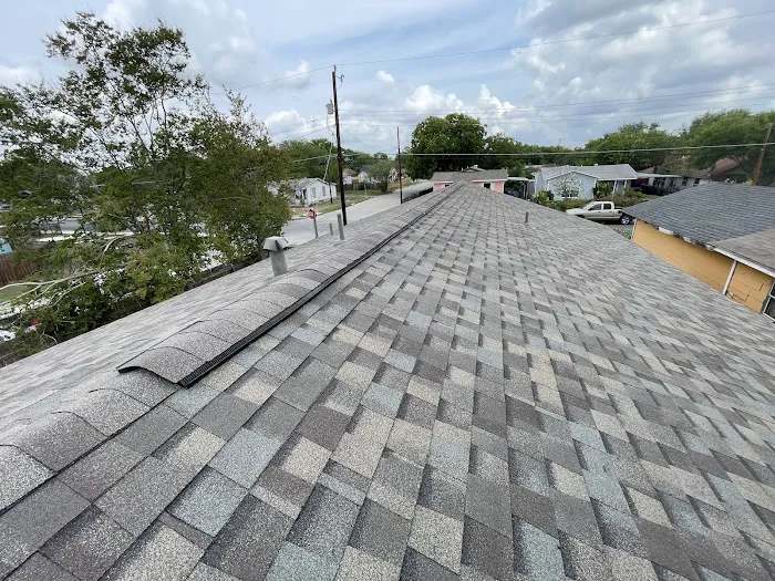 SALINAS ROOFING Picture 6