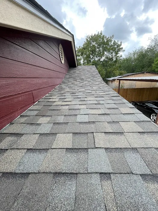 SALINAS ROOFING Picture 5