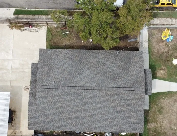 SALINAS ROOFING Picture 3