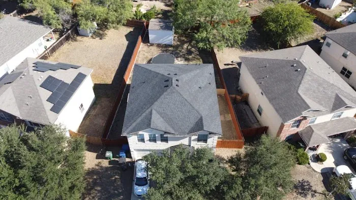 SALINAS ROOFING Picture 1