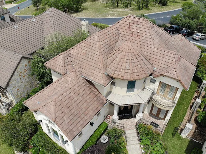 GC Roofing and Construction LLC Picture 9