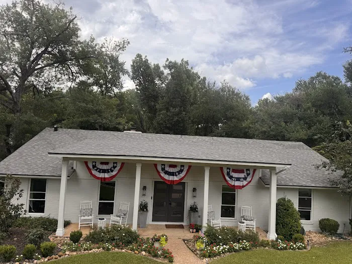 Hometown Roofing & Restoration Picture 2