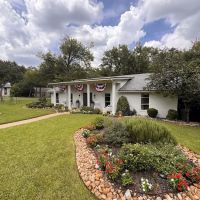 Hometown Roofing & Restoration ico