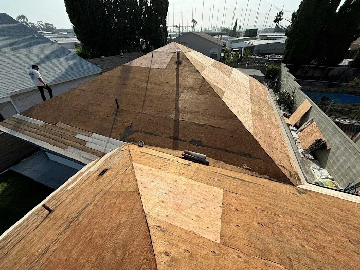 Munoz Roof and Roof Removal Picture 8