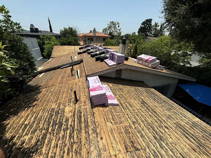 Munoz Roof and Roof Removal Picture 10