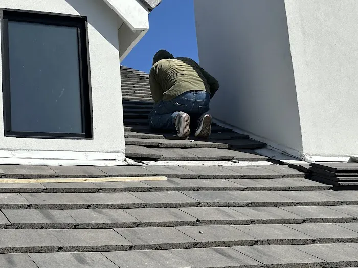 Mike's Reasonable Roofing Picture 1