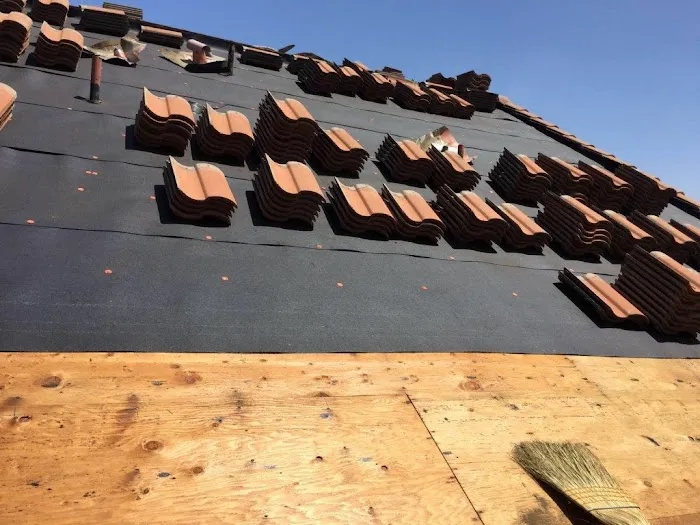 LA Builders & Roofing Specialists Picture 2