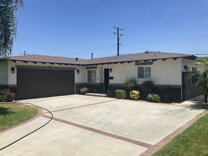 LA Builders & Roofing Specialists Picture 5