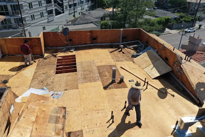 Shylee’s Sherman Oaks Roofing Picture 4