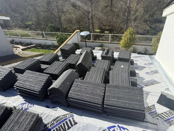 Luis Mendoza Roofing Picture 2